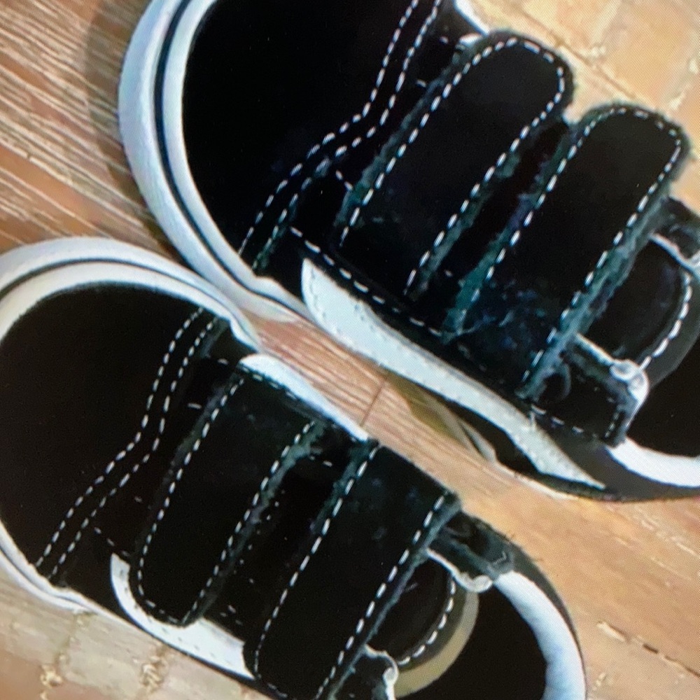 Good condition toddler style design shoes